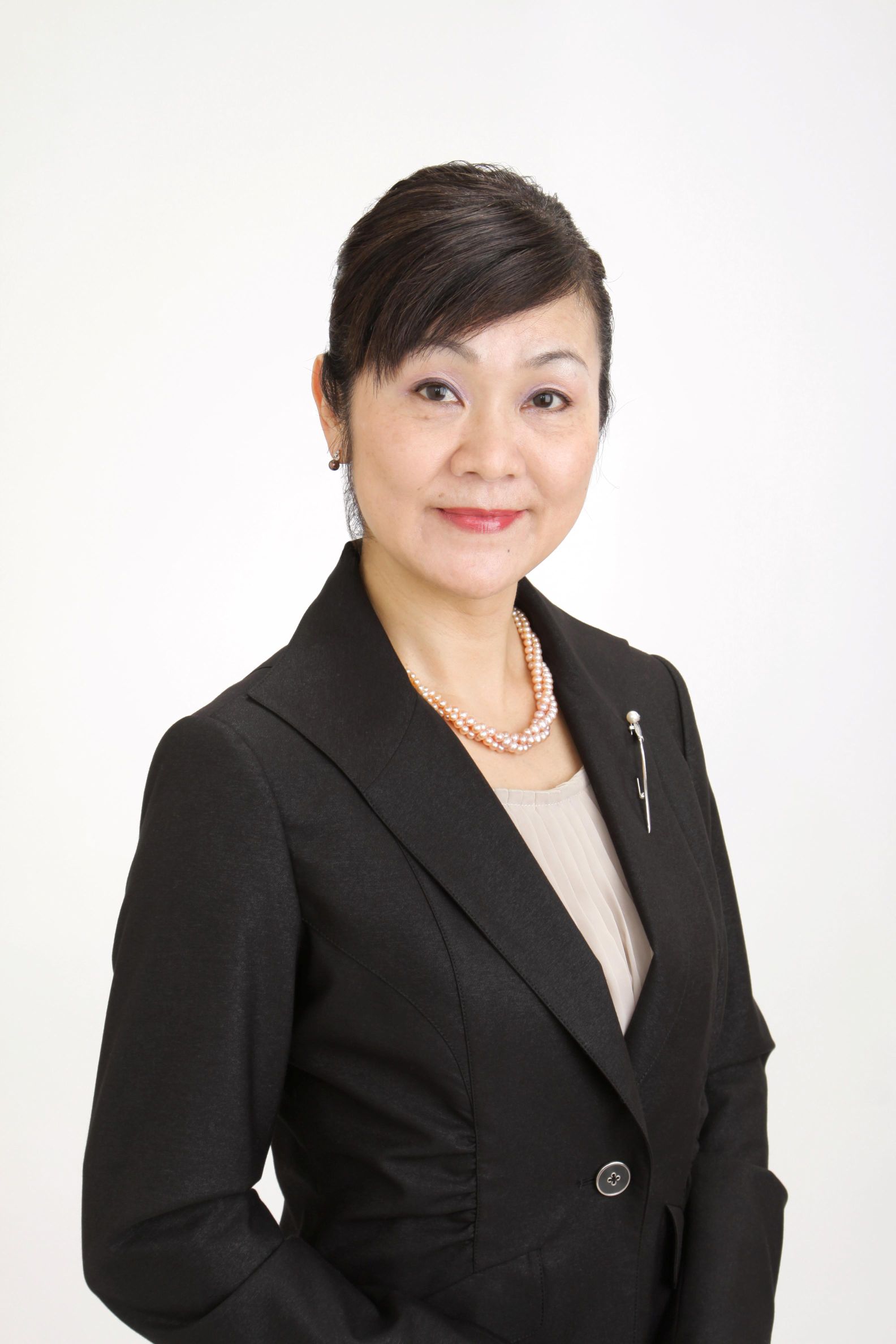 �}�i�[�E�\�����[�V�����́A��Ɨl�����ȊO�ɂ��A�ޗǂ⍂�̌��Ȃǒn�斧���^�̌l�����̃}�i�[�u�����J�Â������܂��B���{�œ����O���l�̂��߂̂₳�����p��Ɠ��{��Ŋw�ԃ}�i�[�u��������܂��B